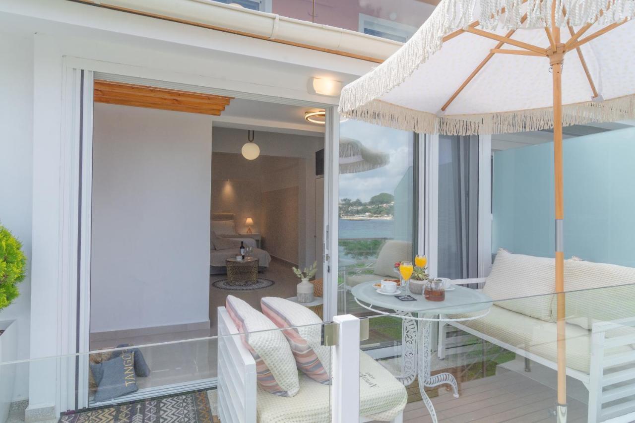 Tango Apartment On The Beach 팔레오카스트리차 외부 사진