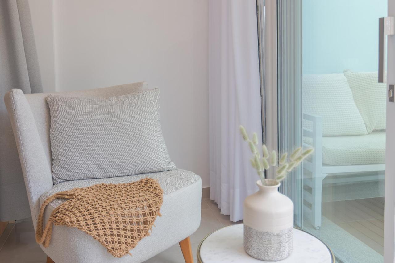 Tango Apartment On The Beach 팔레오카스트리차 외부 사진